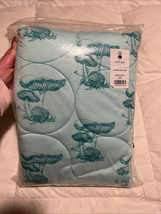 kate quinn Other - NIB Kate quinn Aqua/Teal mushroom snail bamboo circle quilt